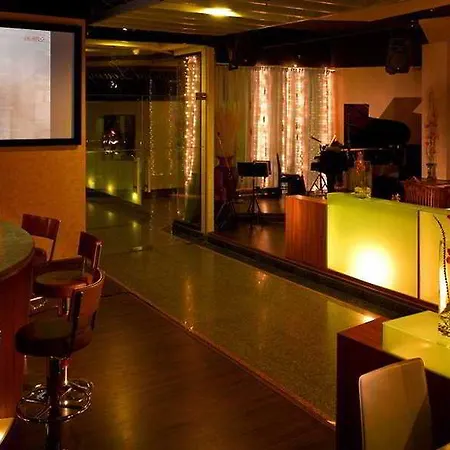 Grand Diamond Suites Hotel 